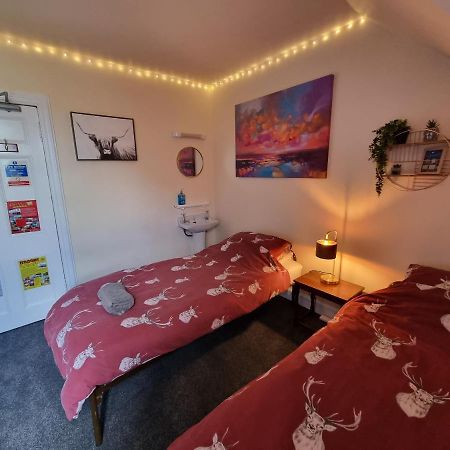 Fort William Backpackers Bagian luar foto