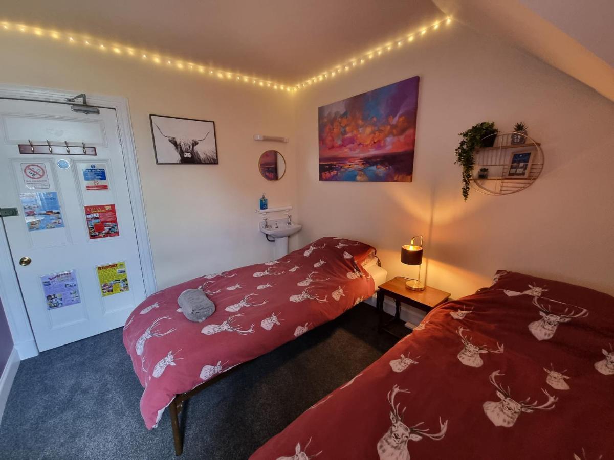 Fort William Backpackers Bagian luar foto