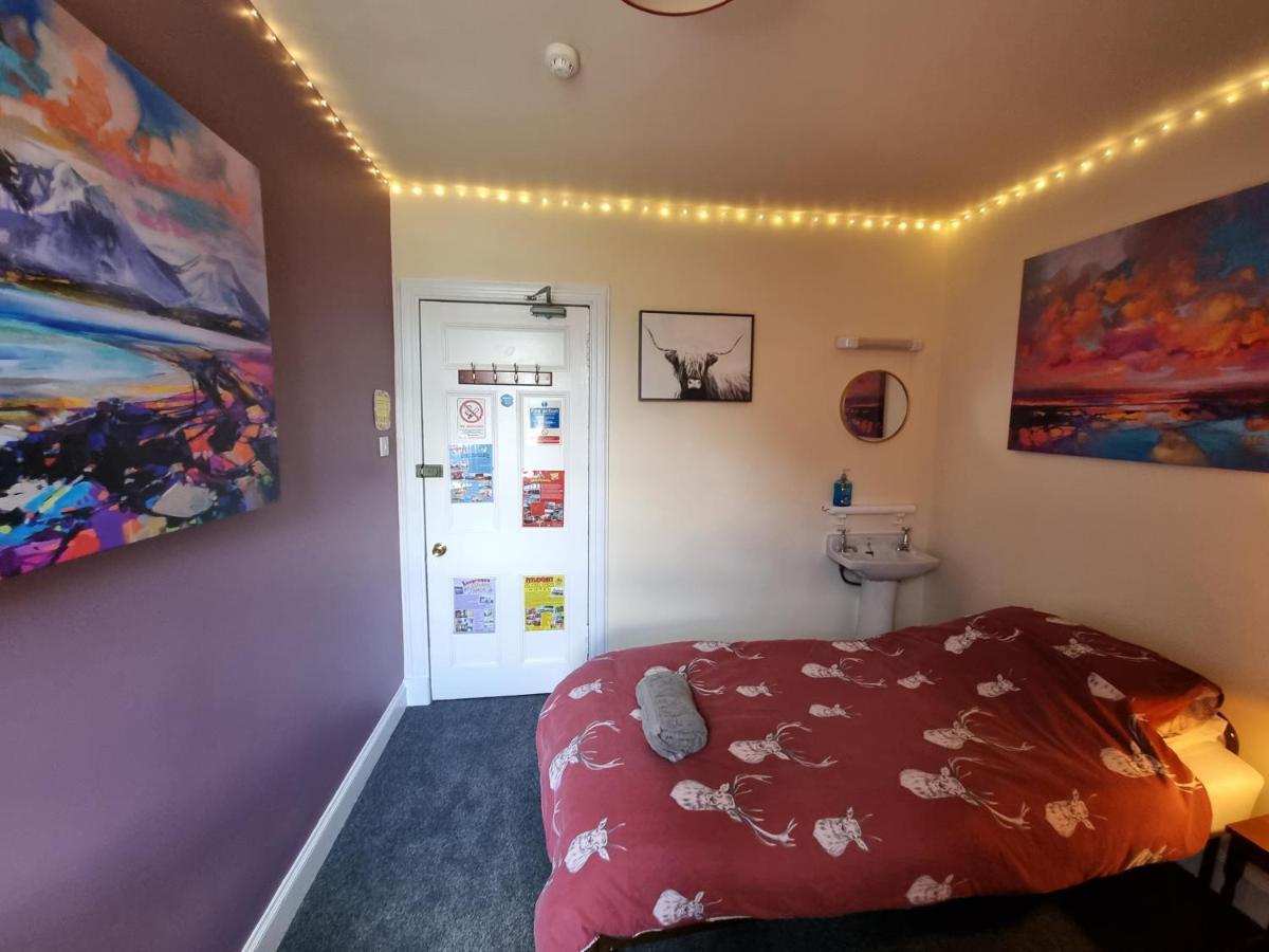 Fort William Backpackers Bagian luar foto